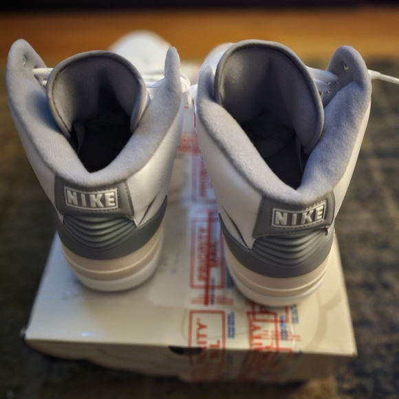 Retro Jordan 2 - Picture 5 of 6